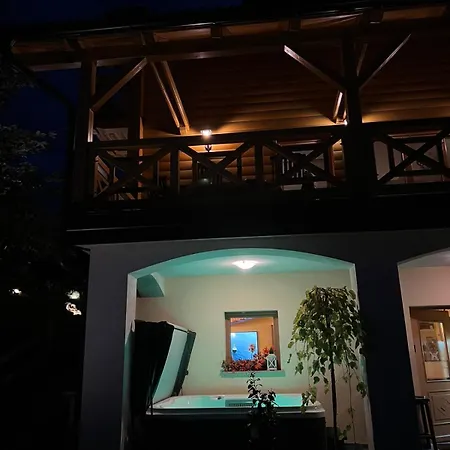 Apartma Zgodba 아파트 *